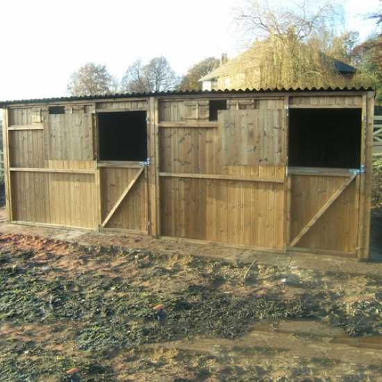 Double 10' x 10' Pony Stables (20' x 10')